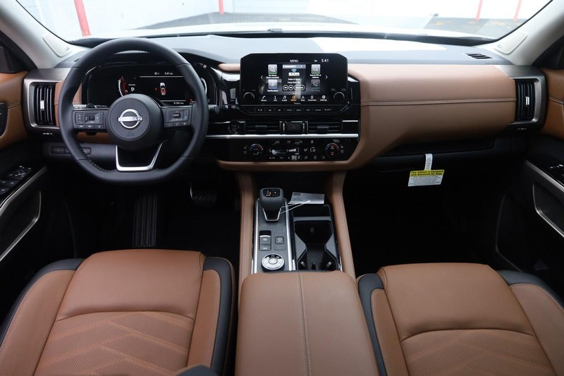 Nissan Pathfinder Vehicle Image 24