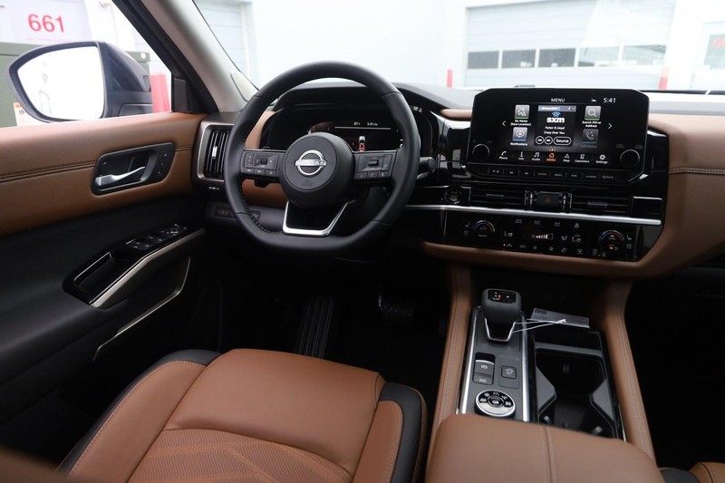 Nissan Pathfinder Vehicle Image 25