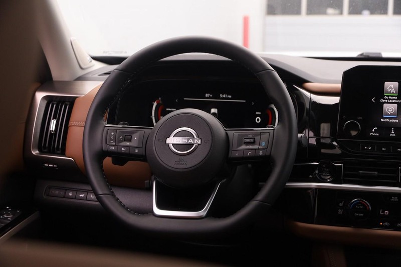 Nissan Pathfinder Vehicle Image 26