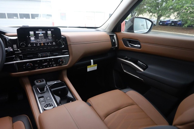 Nissan Pathfinder Vehicle Image 28