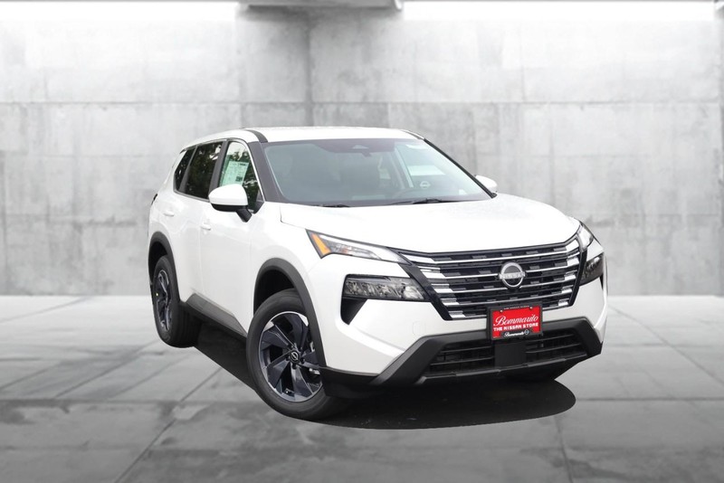 Nissan Rogue Vehicle Image 02