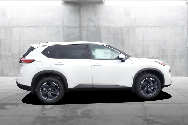 Nissan Rogue Vehicle Image 05