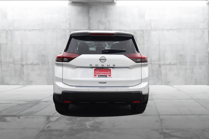 Nissan Rogue Vehicle Image 06
