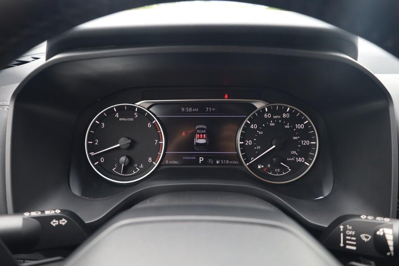 Nissan Rogue Vehicle Image 10
