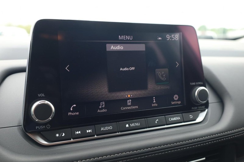 Nissan Rogue Vehicle Image 11