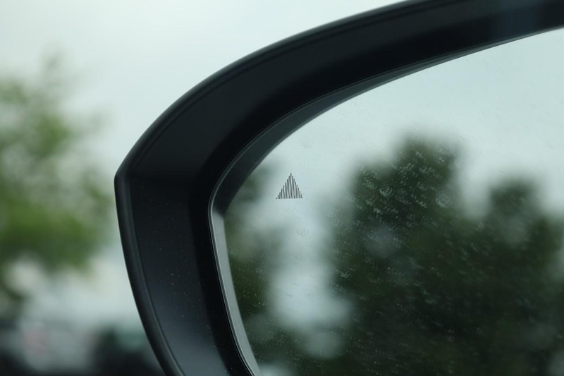 Nissan Rogue Vehicle Image 19
