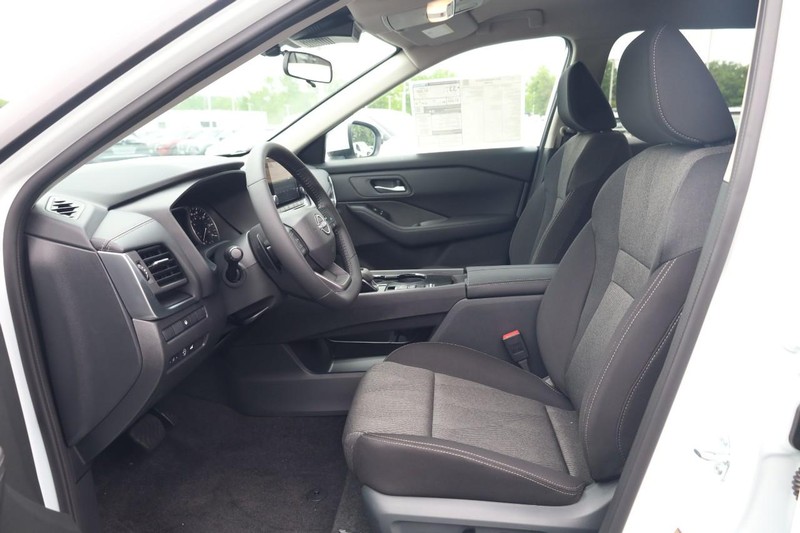 Nissan Rogue Vehicle Image 20