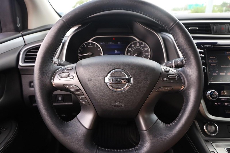 Nissan Murano Vehicle Image 10