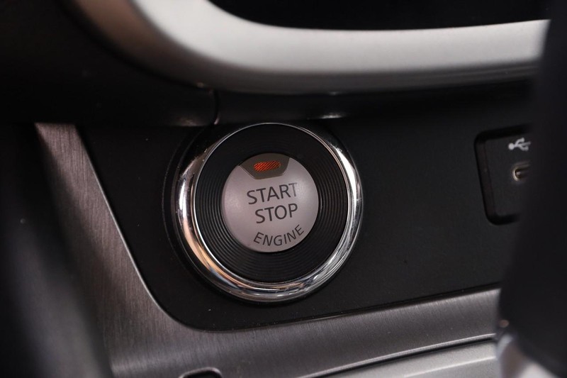 Nissan Murano Vehicle Image 14