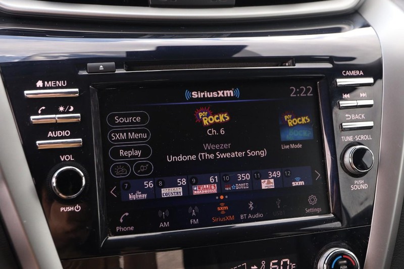 Nissan Murano Vehicle Image 15