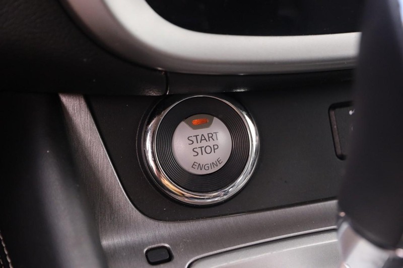 Nissan Murano Vehicle Image 18