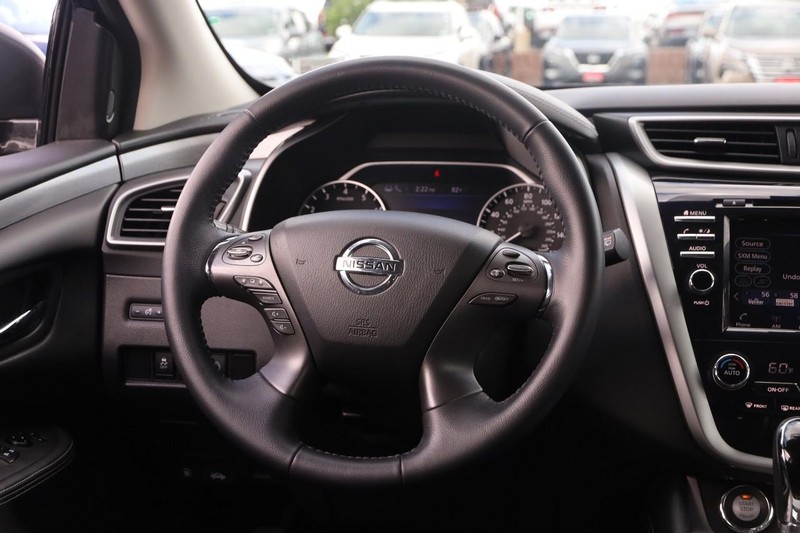 Nissan Murano Vehicle Image 23