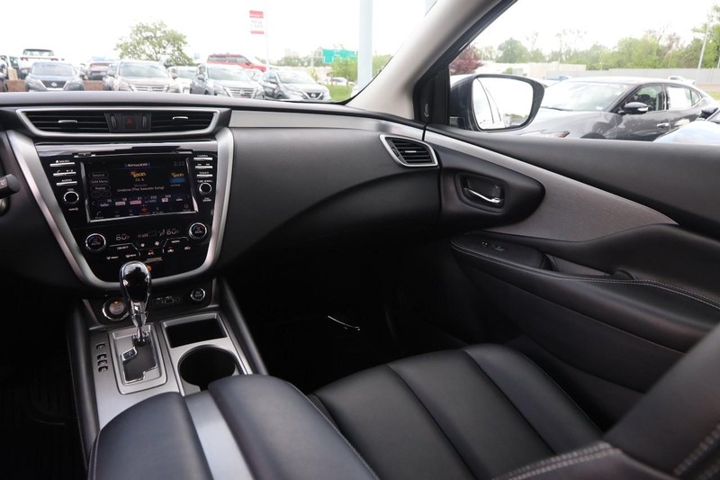 Nissan Murano Vehicle Image 25