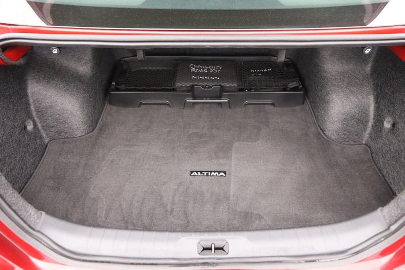 Nissan Altima Vehicle Image 07