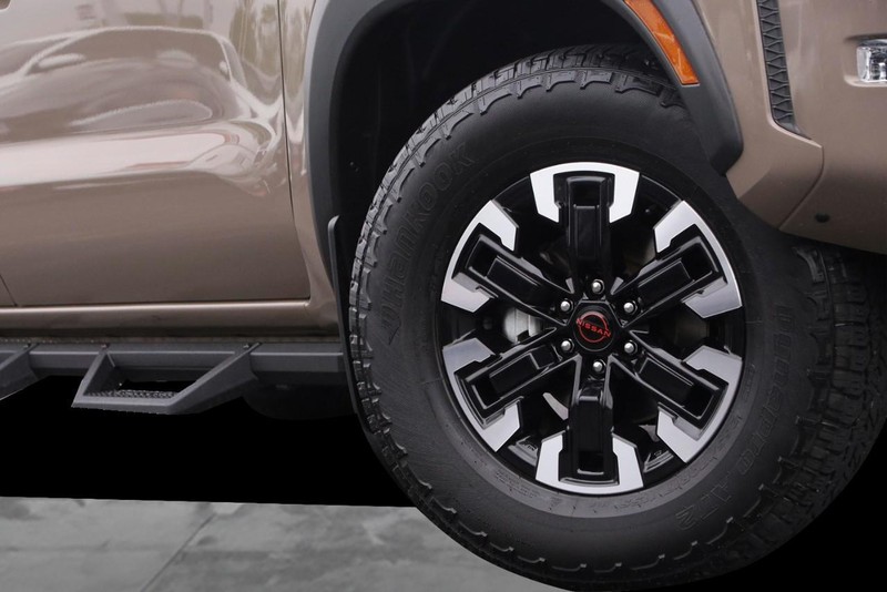 Nissan Frontier Vehicle Image 03