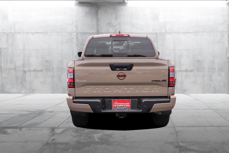 Nissan Frontier Vehicle Image 06
