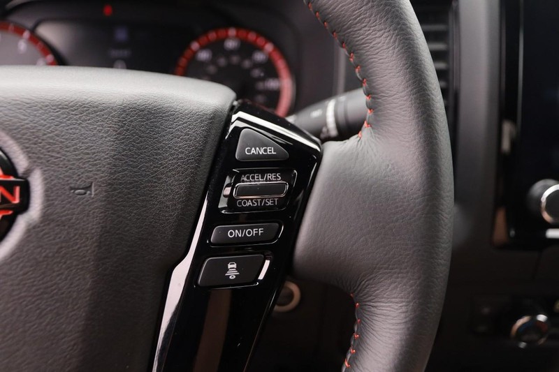 Nissan Frontier Vehicle Image 12