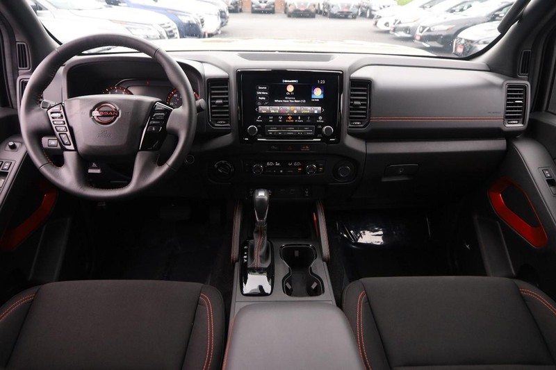 Nissan Frontier Vehicle Image 22