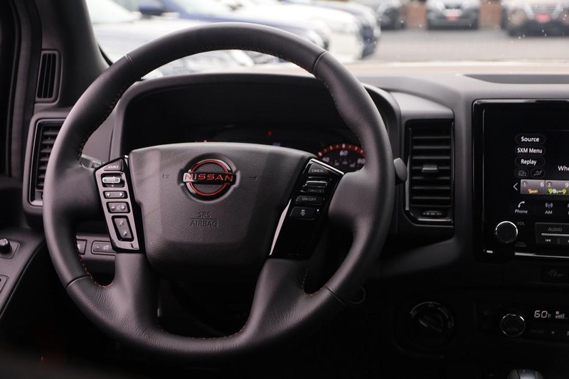 Nissan Frontier Vehicle Image 24