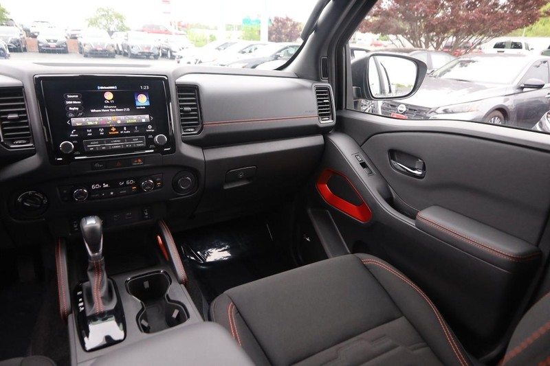 Nissan Frontier Vehicle Image 26