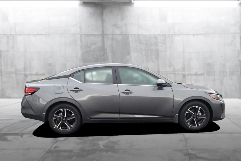 Nissan Sentra Vehicle Image 04