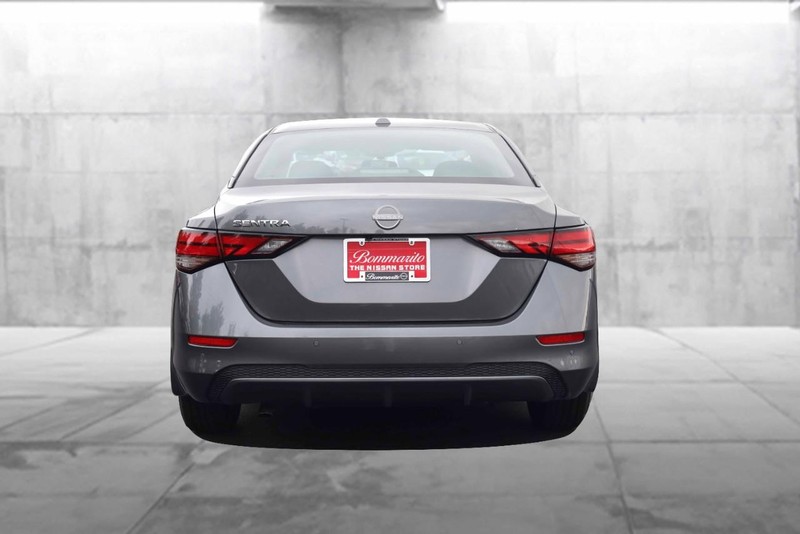 Nissan Sentra Vehicle Image 05