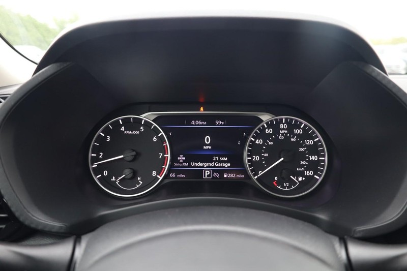 Nissan Sentra Vehicle Image 09