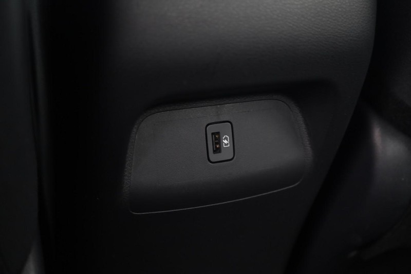 Nissan Sentra Vehicle Image 20
