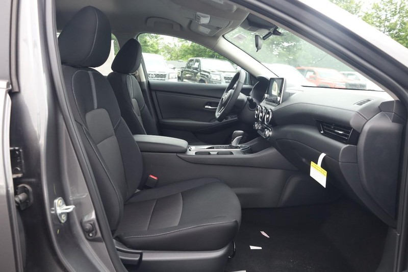 Nissan Sentra Vehicle Image 23