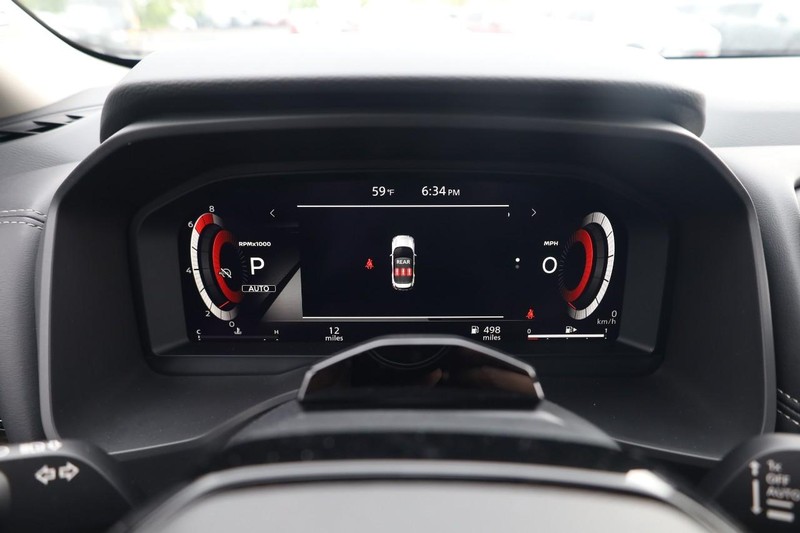 Nissan Rogue Vehicle Image 09