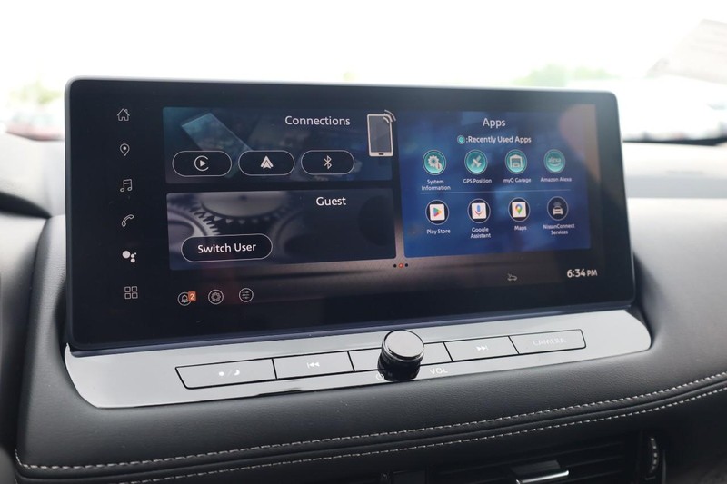 Nissan Rogue Vehicle Image 11