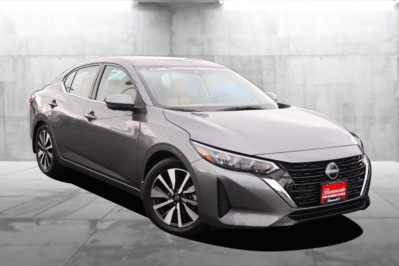 Nissan Sentra Vehicle Image 02