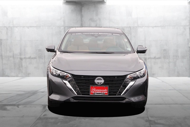 Nissan Sentra Vehicle Image 04