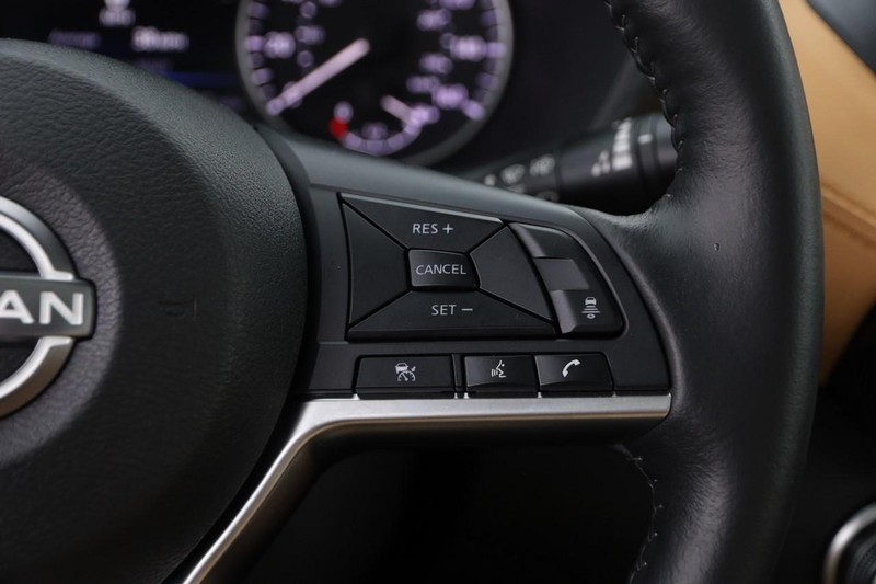 Nissan Sentra Vehicle Image 13