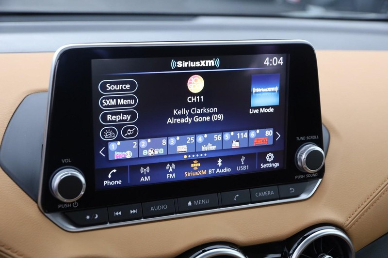 Nissan Sentra Vehicle Image 15