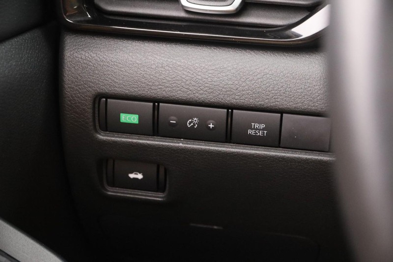 Nissan Sentra Vehicle Image 19