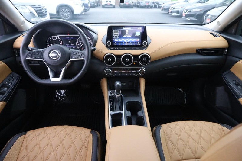 Nissan Sentra Vehicle Image 20
