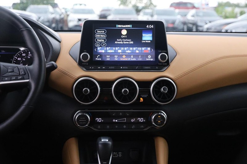 Nissan Sentra Vehicle Image 23