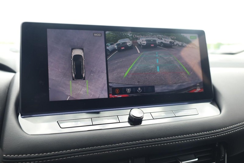 Nissan Rogue Vehicle Image 13