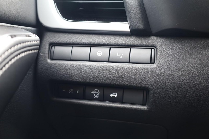 Nissan Rogue Vehicle Image 17
