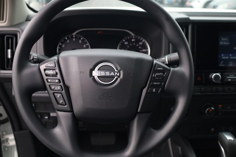 Nissan Frontier Vehicle Image 10