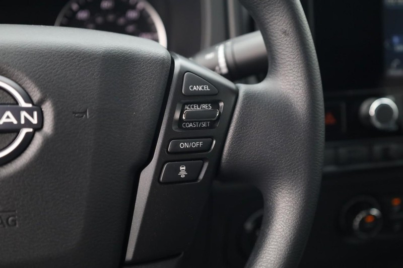 Nissan Frontier Vehicle Image 11