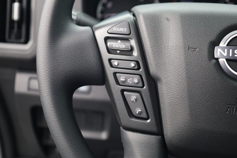 Nissan Frontier Vehicle Image 12