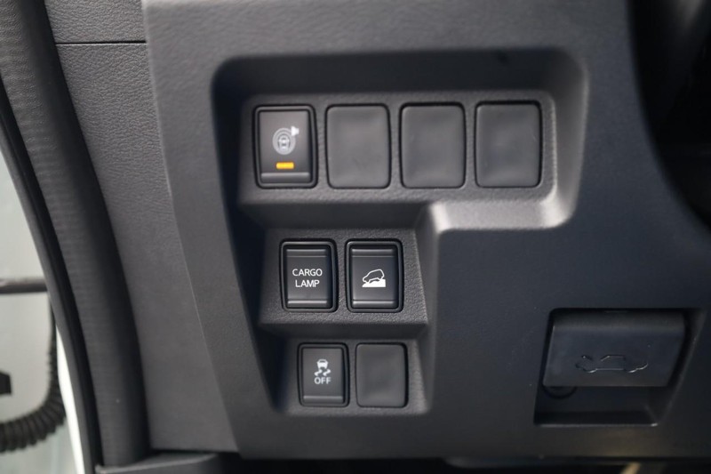 Nissan Frontier Vehicle Image 24