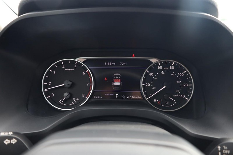 Nissan Rogue Vehicle Image 10