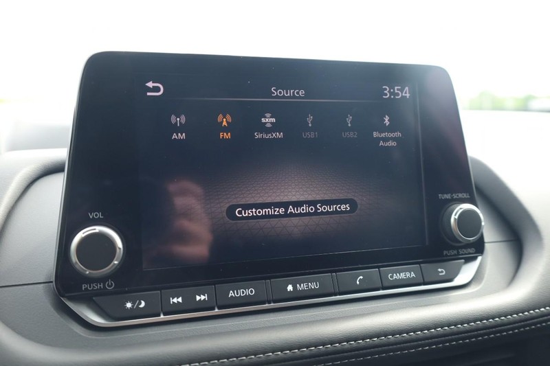 Nissan Rogue Vehicle Image 12