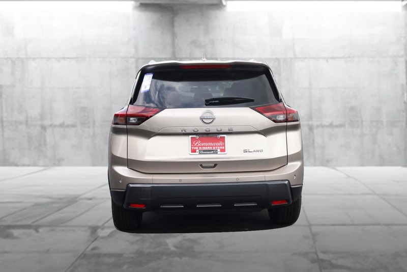Nissan Rogue Vehicle Image 06