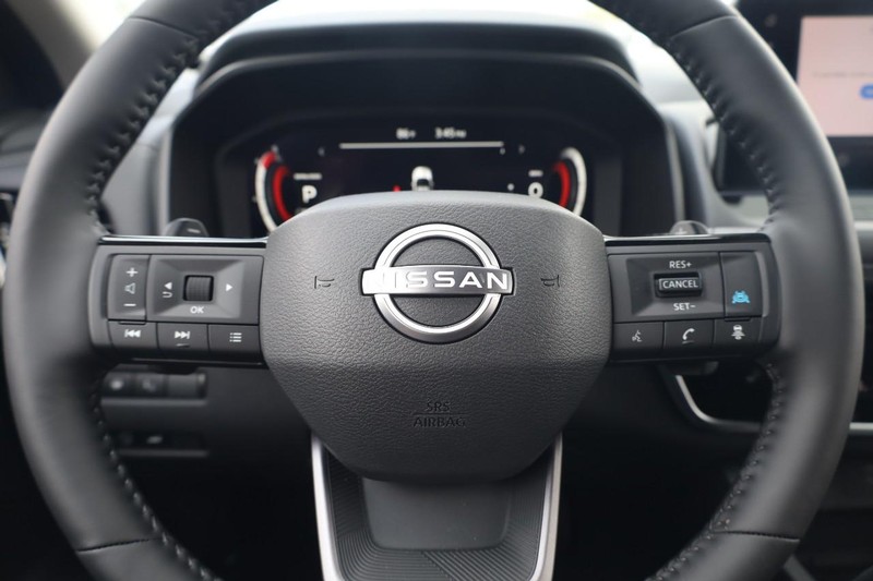 Nissan Rogue Vehicle Image 09