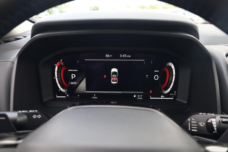 Nissan Rogue Vehicle Image 10