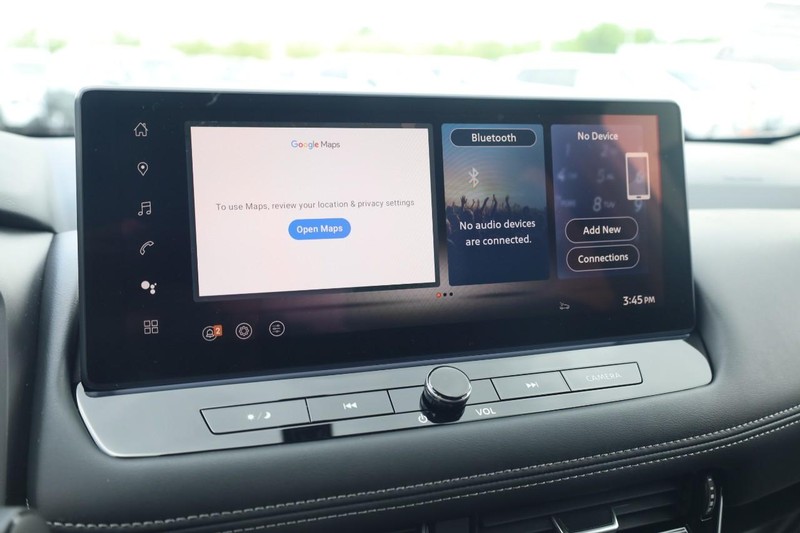Nissan Rogue Vehicle Image 11